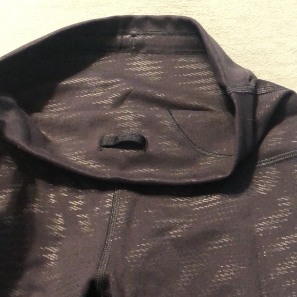 Lululemon leggings size 4 - Picture 5 of 5